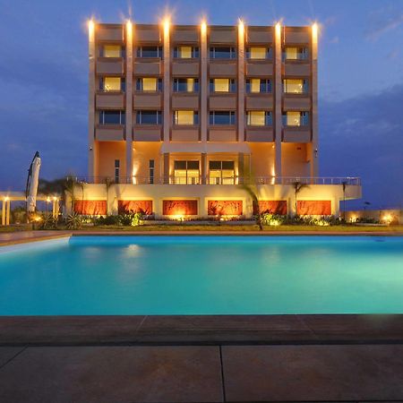 รีเจนตา เซ็นทรัล เฮสเชีย ดาเฮช Hotel Dahej ภายนอก รูปภาพ