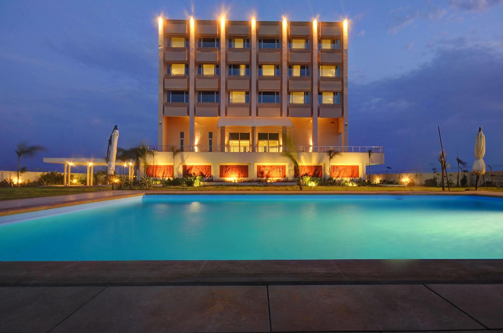 รีเจนตา เซ็นทรัล เฮสเชีย ดาเฮช Hotel Dahej ภายนอก รูปภาพ