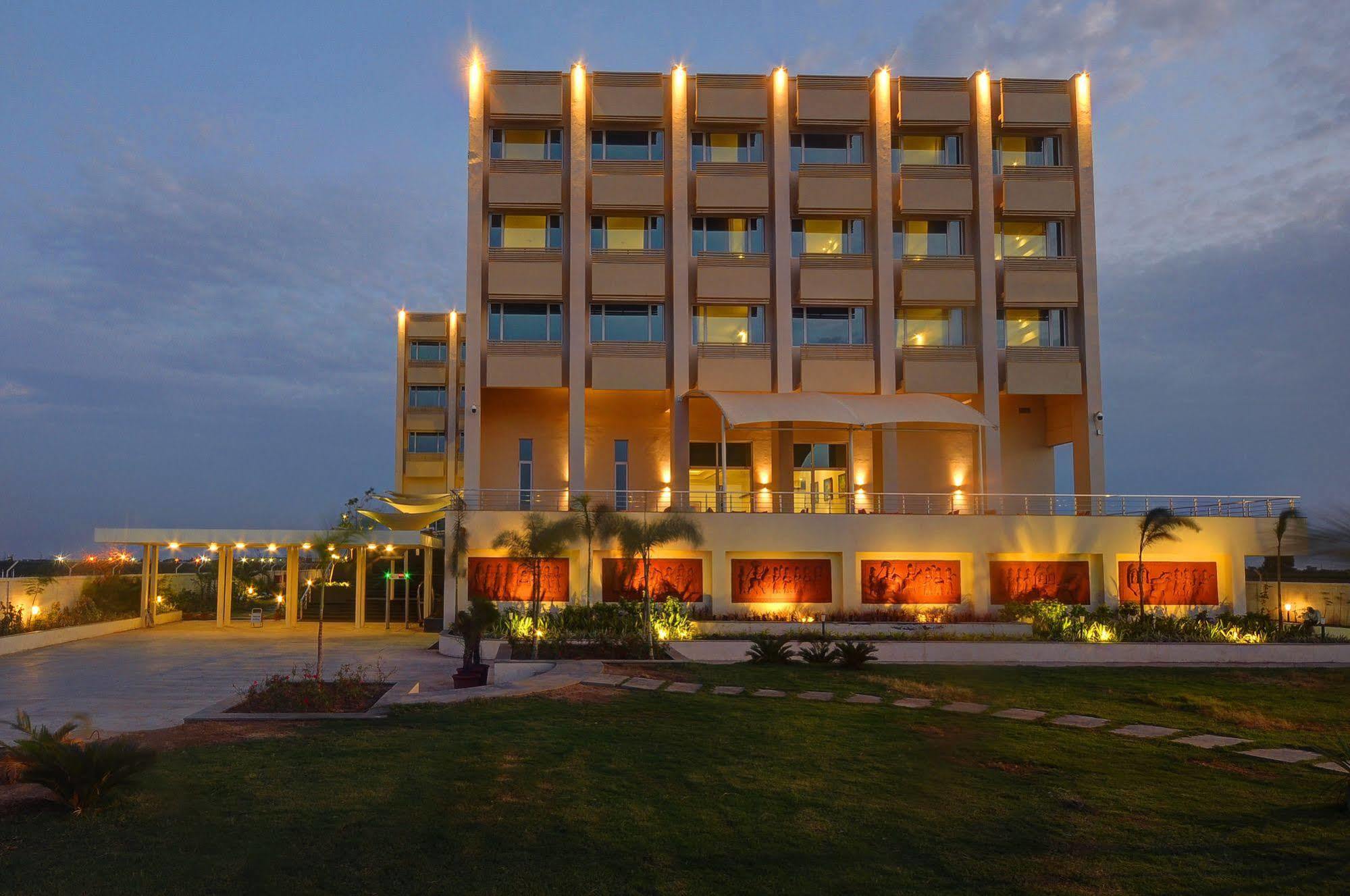 รีเจนตา เซ็นทรัล เฮสเชีย ดาเฮช Hotel Dahej ภายนอก รูปภาพ